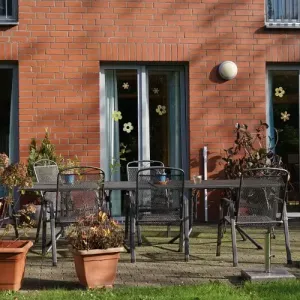 Im Sommer auf der Terasse sitzen und grillen....