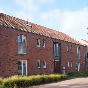 Die Vorderansicht vom Haus